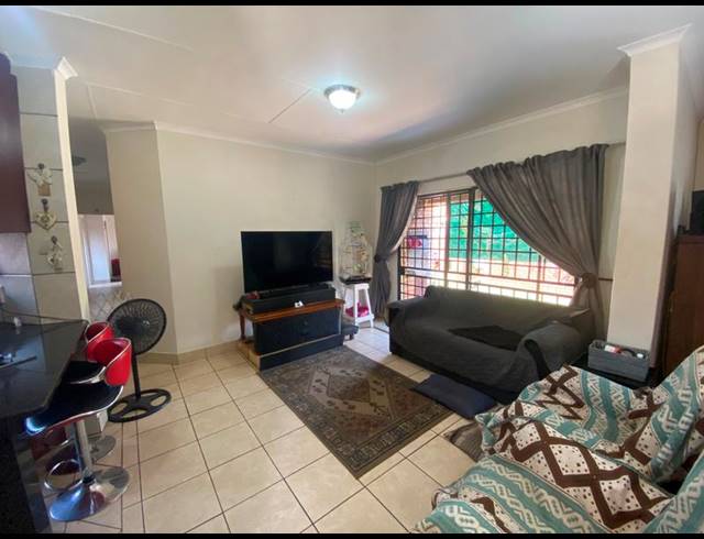 3 BEDROOM HOUSE FOR SALE IN AERORAND